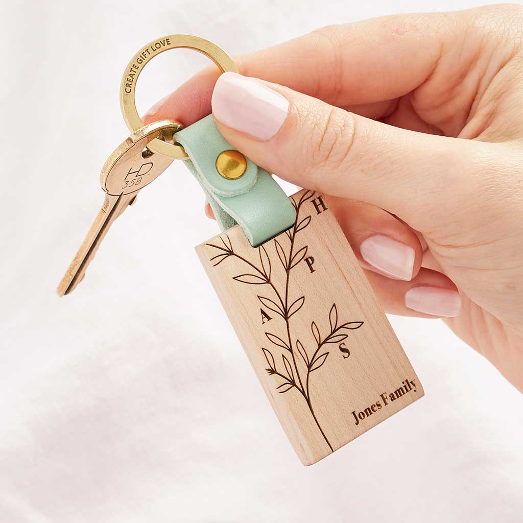 Personalised Family Tree Wooden Keyring Create Gift Love